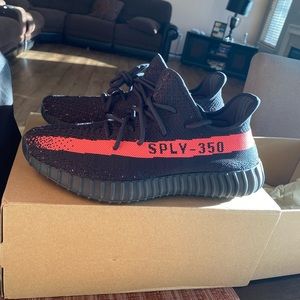 Yeezy boost 350 V2 red